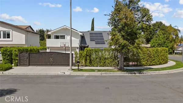 Woodland Hills, CA 91367,22835 Styles ST