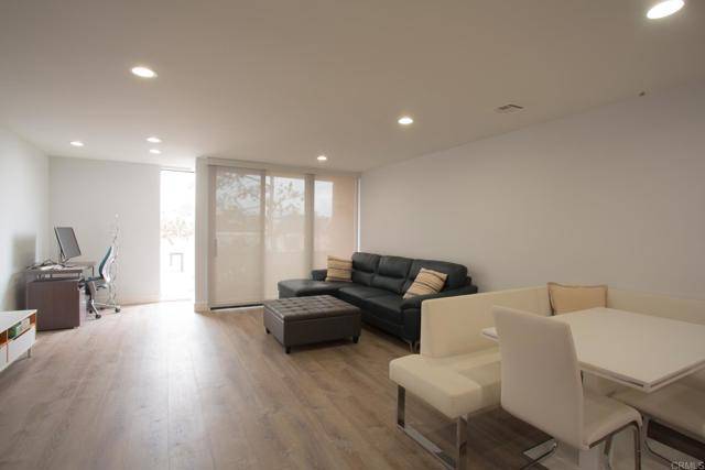 Encinitas, CA 92024,922 Sealane DR B