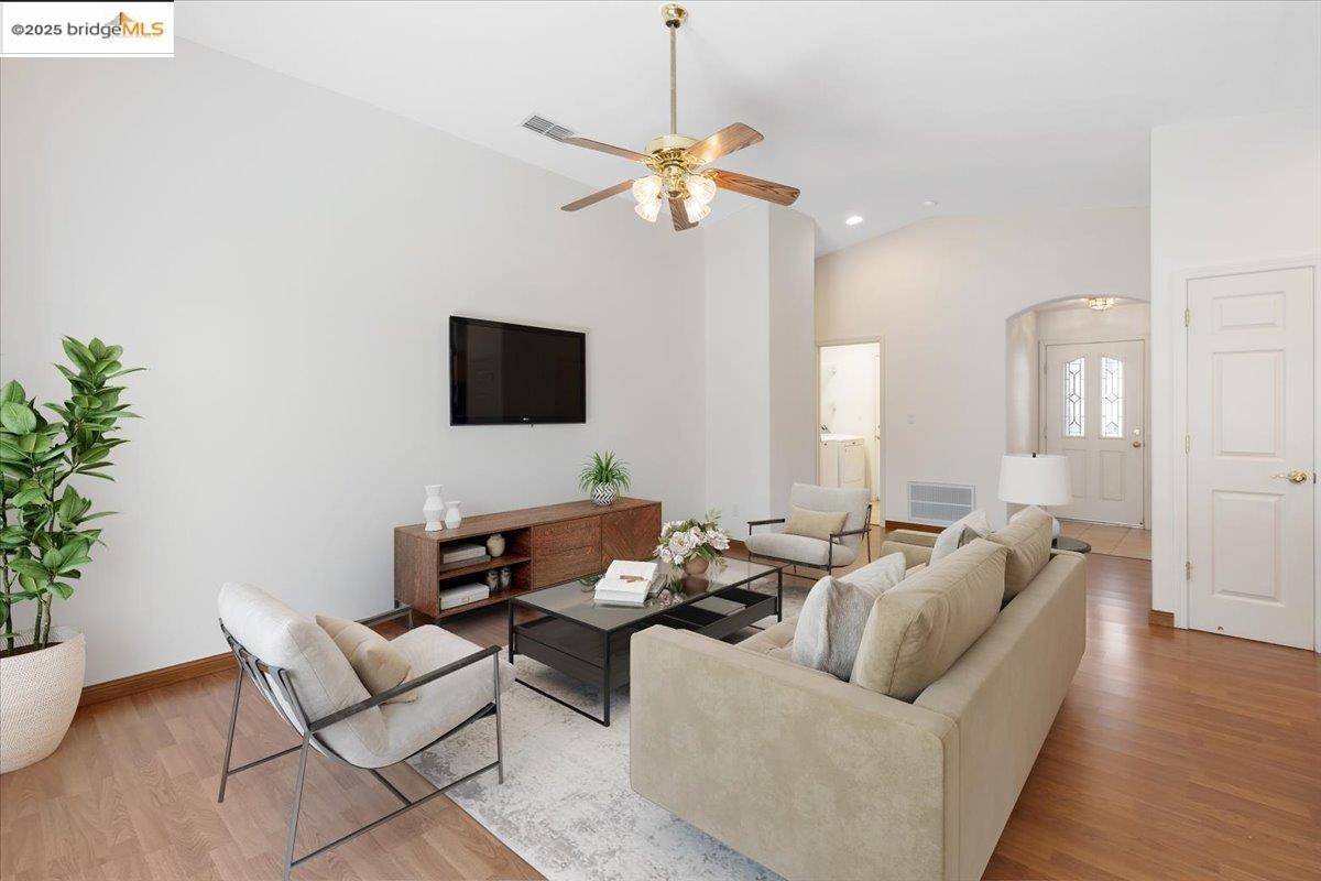 Rio Vista, CA 94571,330 Cypress