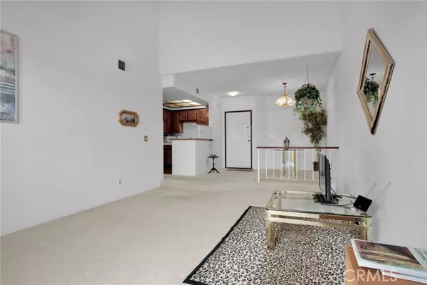 Tarzana, CA 91335,6323 Reseda BLD 44