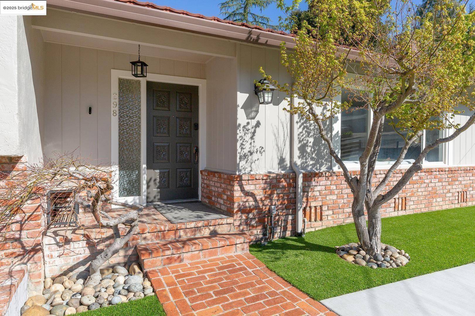 Oakland, CA 94605,298 Elysian Fields DR