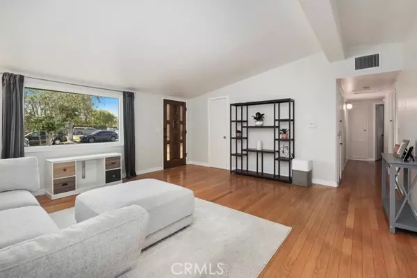 Santa Ana, CA 92707,1229 Kilson DR