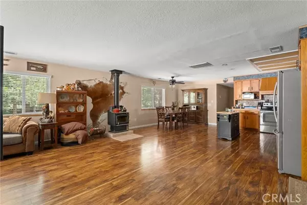 Magalia, CA 95954,6176 Some WAY