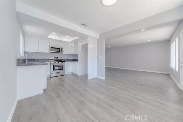 2726 W Orion AVE, Santa Ana, CA 92704