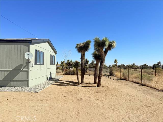 Phelan, CA 92371,4184 Amador RD B