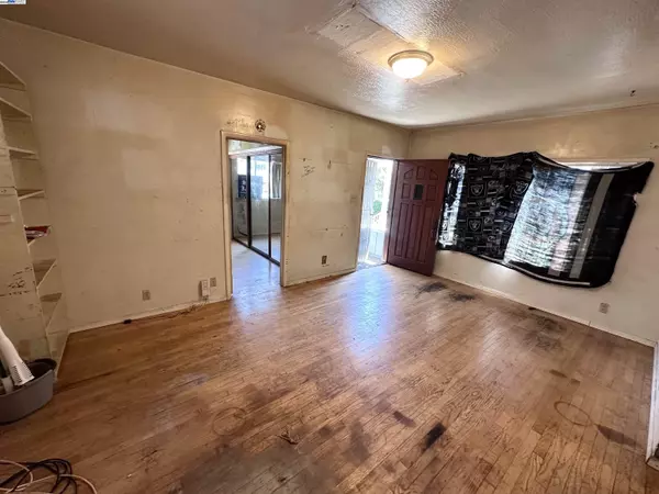 Oakland, CA 94601,2045 Harrington Ave