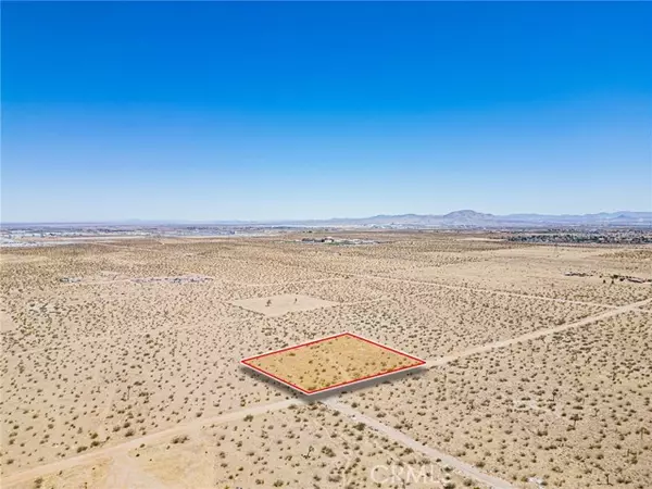 Adelanto, CA 92301,9500 Villa ST