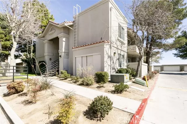 2807 W Avenue K12 256, Lancaster, CA 93536