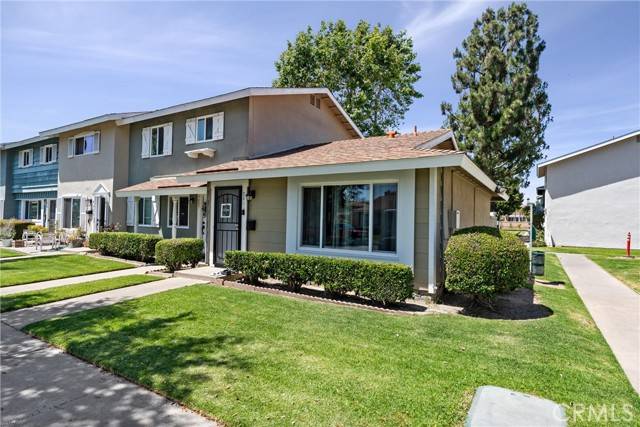 9811 Continental DR, Huntington Beach, CA 92646