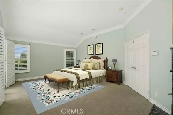 Woodland Hills, CA 91367,24926 Vista Verenda