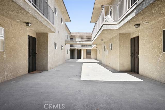 Van Nuys, CA 91401,6255 Woodman AVE 103