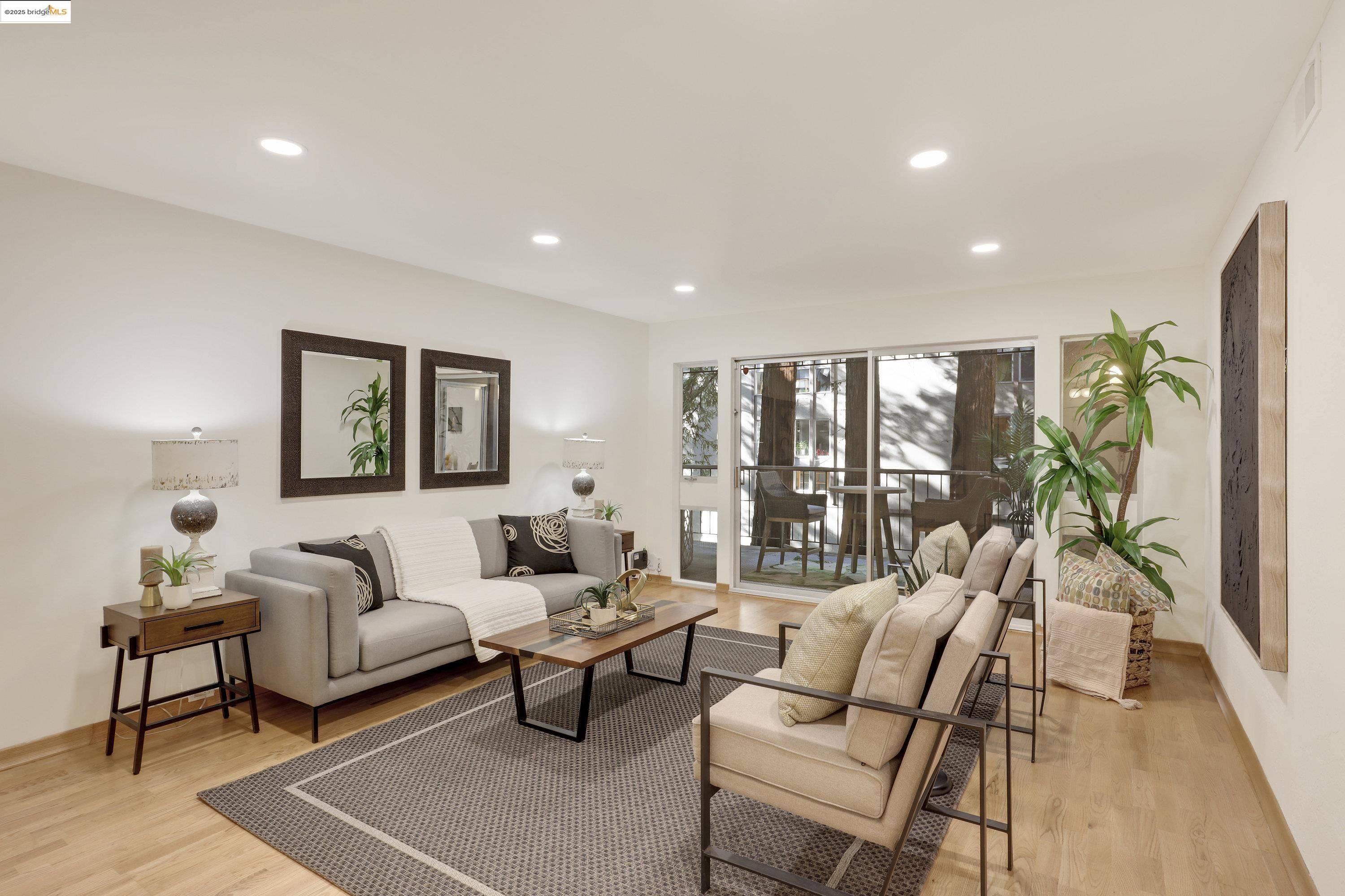 Oakland, CA 94611,323 Monte Vista Ave 107