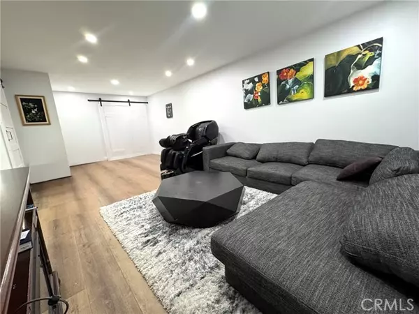 Westminster, CA 92683,8962 Barcelona