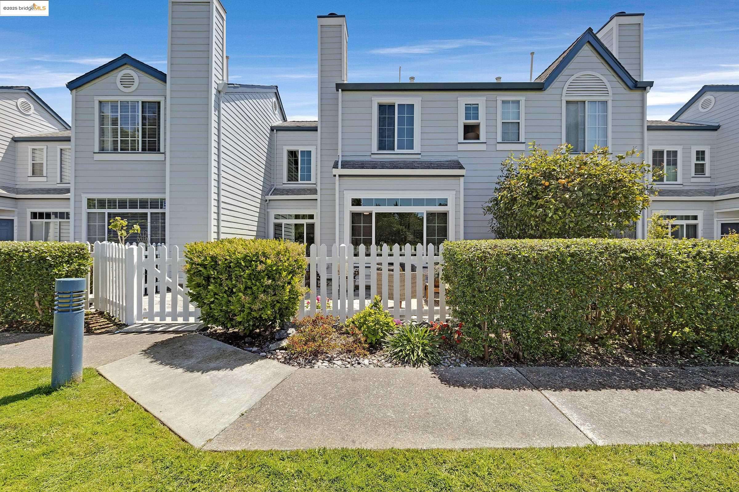 Richmond, CA 94804,408 Commodore Dr