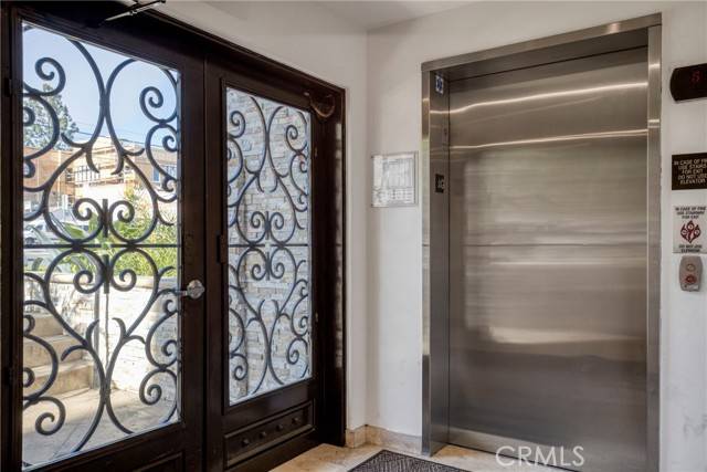 Studio City, CA 91406,12916 MOORPARK ST 204