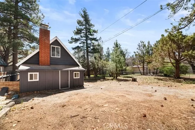 441 Sunset LN, Sugarloaf, CA 92386