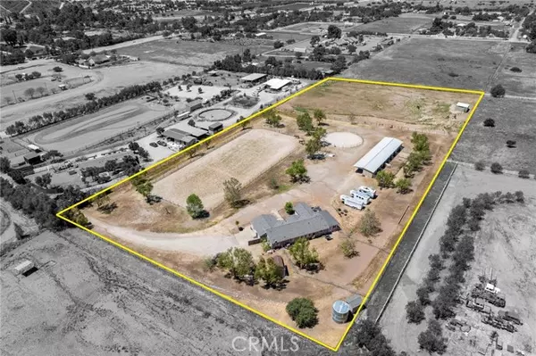 Agua Dulce, CA 91390,9259 Sierra HWY