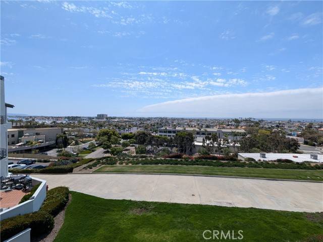 270 Cagney LN 308, Newport Beach, CA 92663