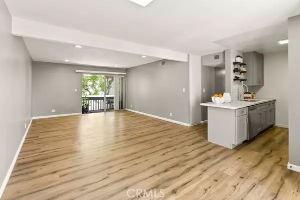 Tarzana, CA 91356,18620 Hatteras Street 223