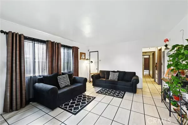 Bell Gardens, CA 90201,6669 Loveland ST