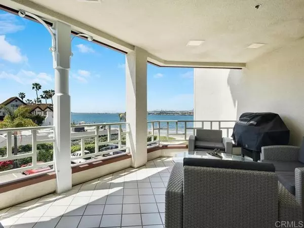 Coronado, CA 92118,1099 1st ST 217