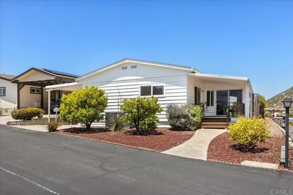 Escondido, CA 92026,8975 Lawrence Welk Dr 141