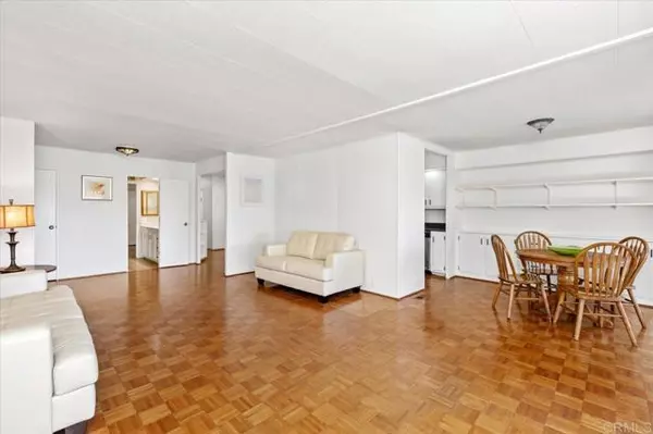 Escondido, CA 92026,8975 Lawrence Welk Dr 141