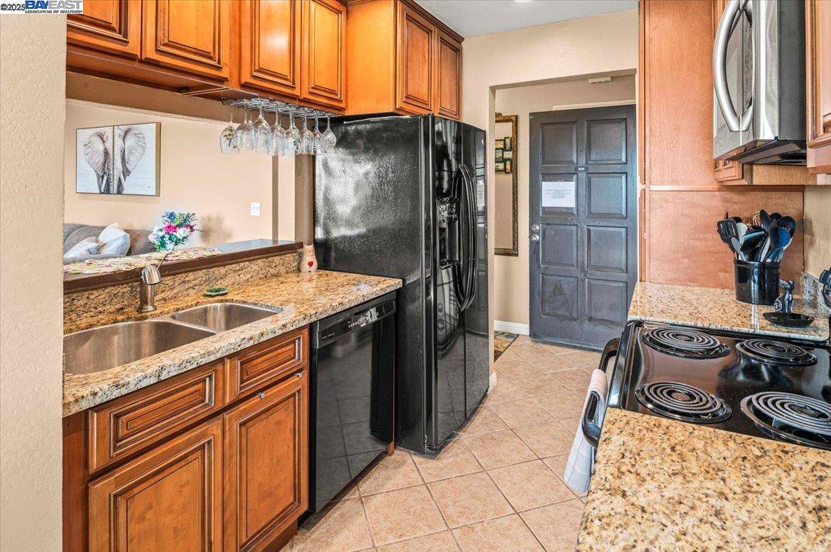 Hayward, CA 94546,21117 Gary Dr 206