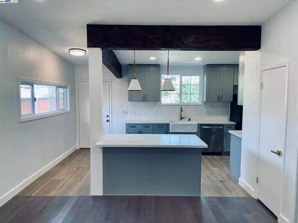 East Palo Alto, CA 94303,2720 Fordham St