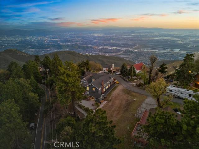 Crestline, CA 92325,1015 Summit DR