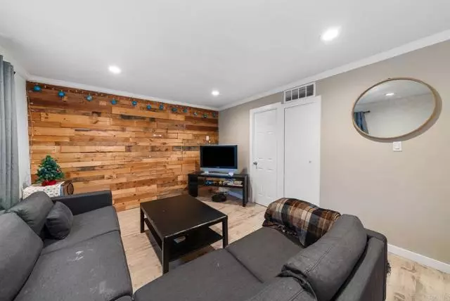 351 E Bradley AVE SPC 164, El Cajon, CA 92021