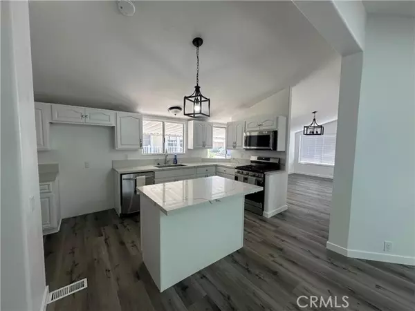 Lake Forest, CA 92630,24001 Murilands BLD 25