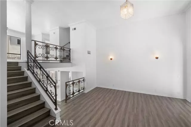 11954 Mayfield AVE 3, Los Angeles, CA 90049