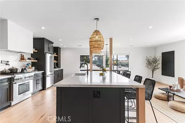 5681 East Colorado ST, Long Beach, CA 90814