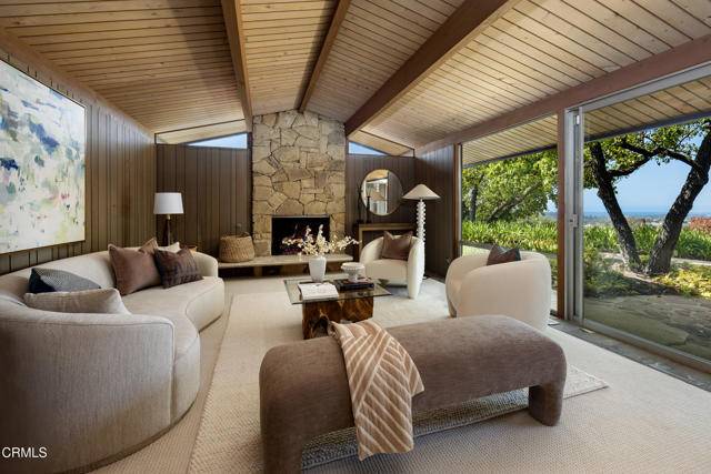 Santa Barbara, CA 93110,979 Debra DR