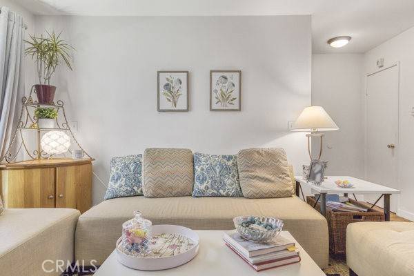 Van Nuys, CA 91405,15155 Sherman WAY 14