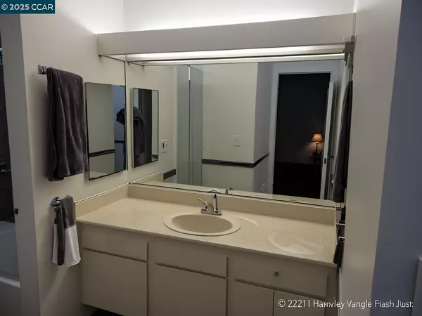 Concord, CA 94518,810 Oak Grove Rd 106