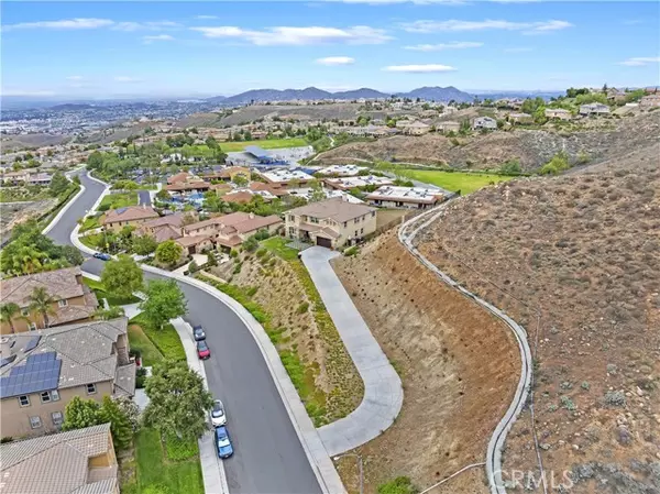 Riverside, CA 92503,16418 Village Meadow DR