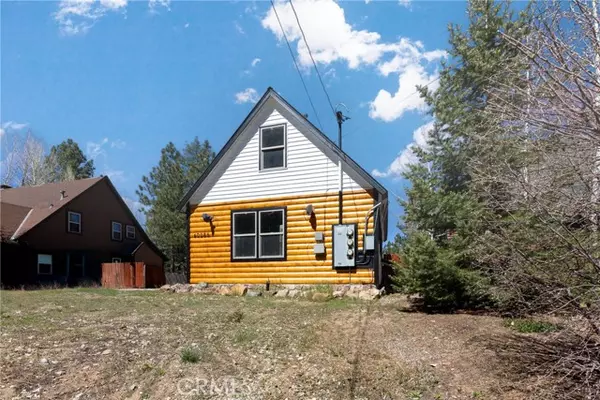 Big Bear Lake, CA 92315,40085 Forest RD
