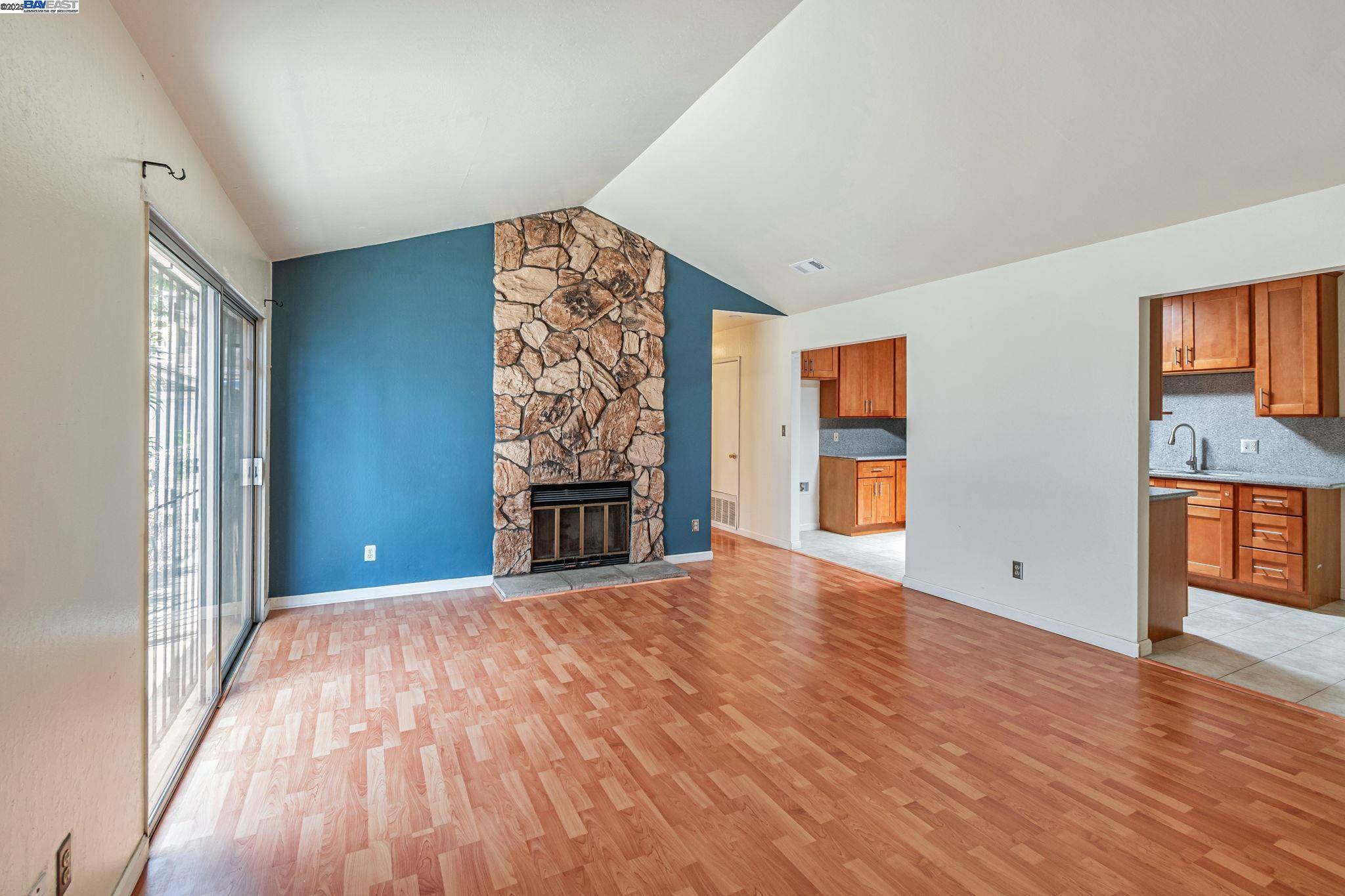 Oakland, CA 94601,2538 E 16Th St