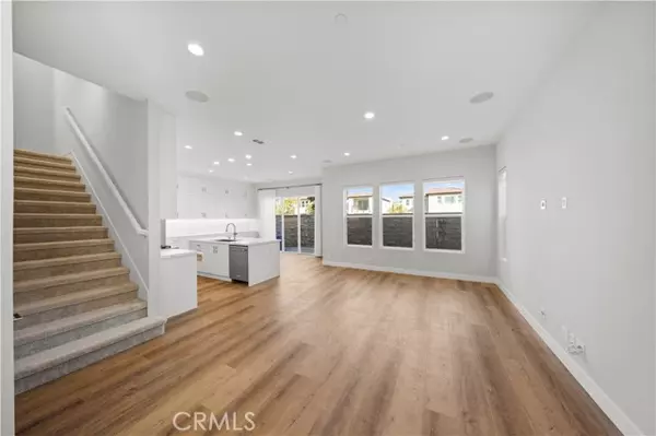 Lake Forest, CA 92630,120 Pin LN