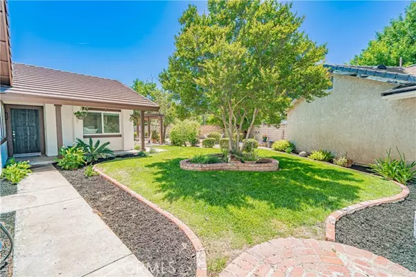 Valencia, CA 91355,25556 Alesna DR