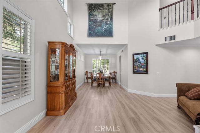 Valencia, CA 91354,23611 Clearidge DR