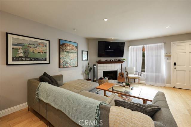 Costa Mesa, CA 92627,290 Victoria ST 19