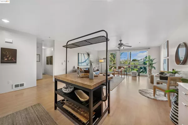 Oakland, CA 94607-1469,1201 Pine St 363