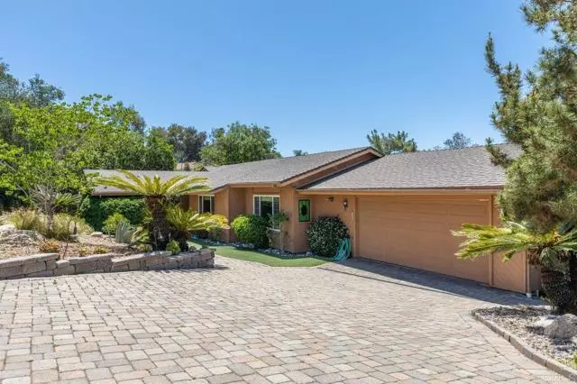 2457 Nabal ST, Escondido, CA 92025