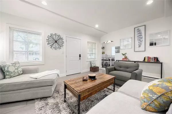 Anaheim, CA 92805,521 N Vine ST