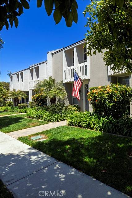 Huntington Beach, CA 92649,16422 Harbour LN 17