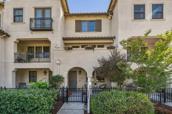 2110 Clement Ave, Alameda, CA 94501