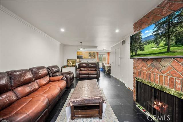 Panorama City, CA 91402,9051 Cedros AVE 5